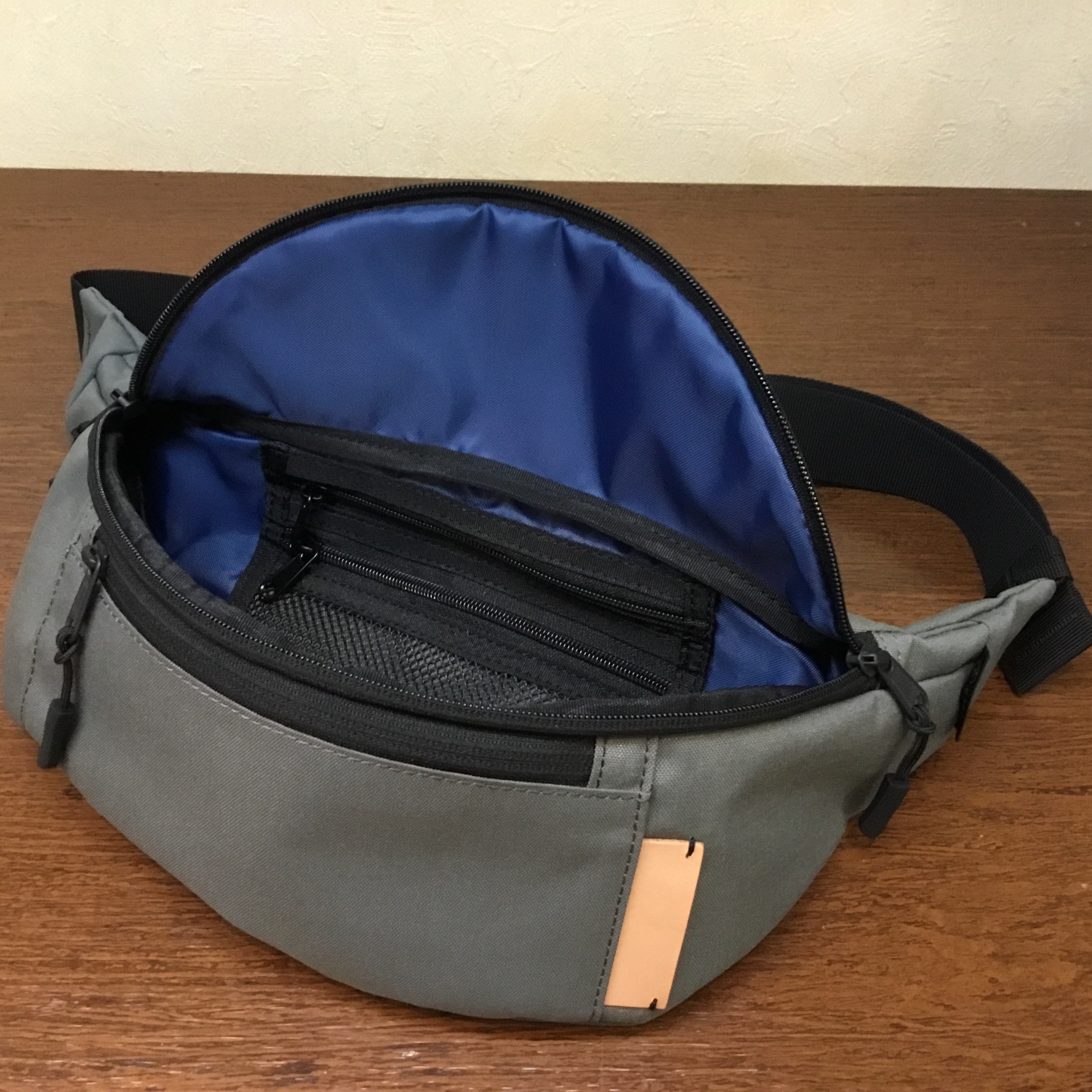 SML ILS別注FANNY PACK GRAY