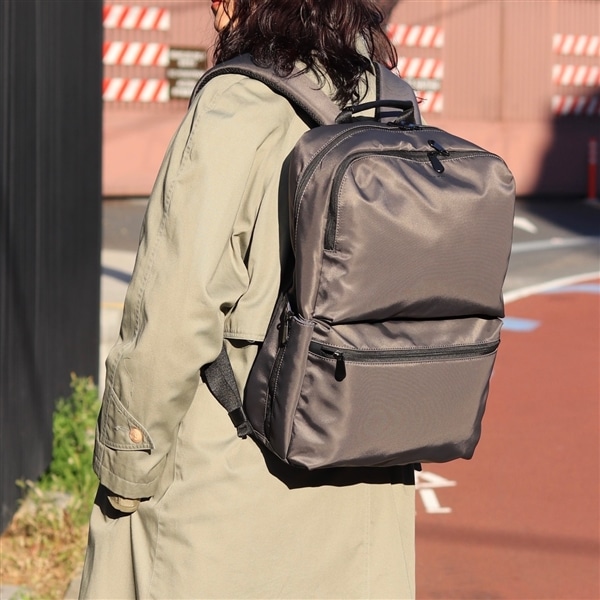 【COMPLETE WORKS】【LIGHTシリーズ】【リュック】【D.GRY】【CWD-023】 グレー