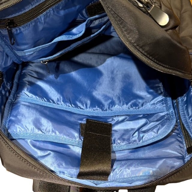 【COMPLETE WORKS】【LIGHTシリーズ】【リュック】【D.GRY】【CWD-022】 グレー
