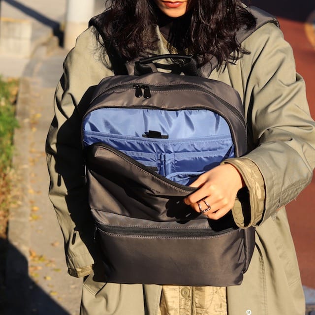【COMPLETE WORKS】【LIGHTシリーズ】【リュック】【D.GRY】【CWD-023】 グレー