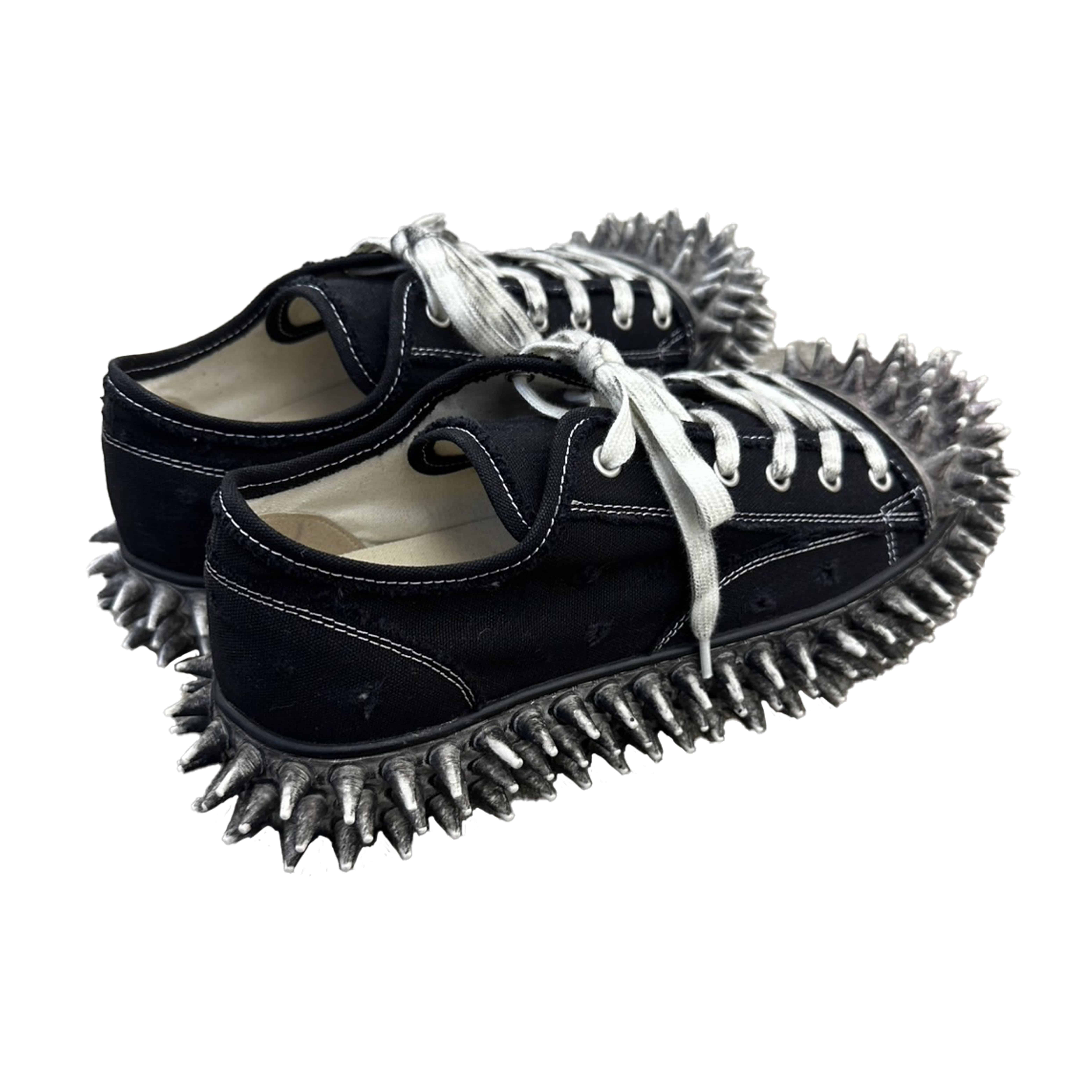 【先行予約 12月13日発売】doublet 26ss "DIRTY SPIKE TOE CAP CANVAS SNEAKER" Black Black 25H