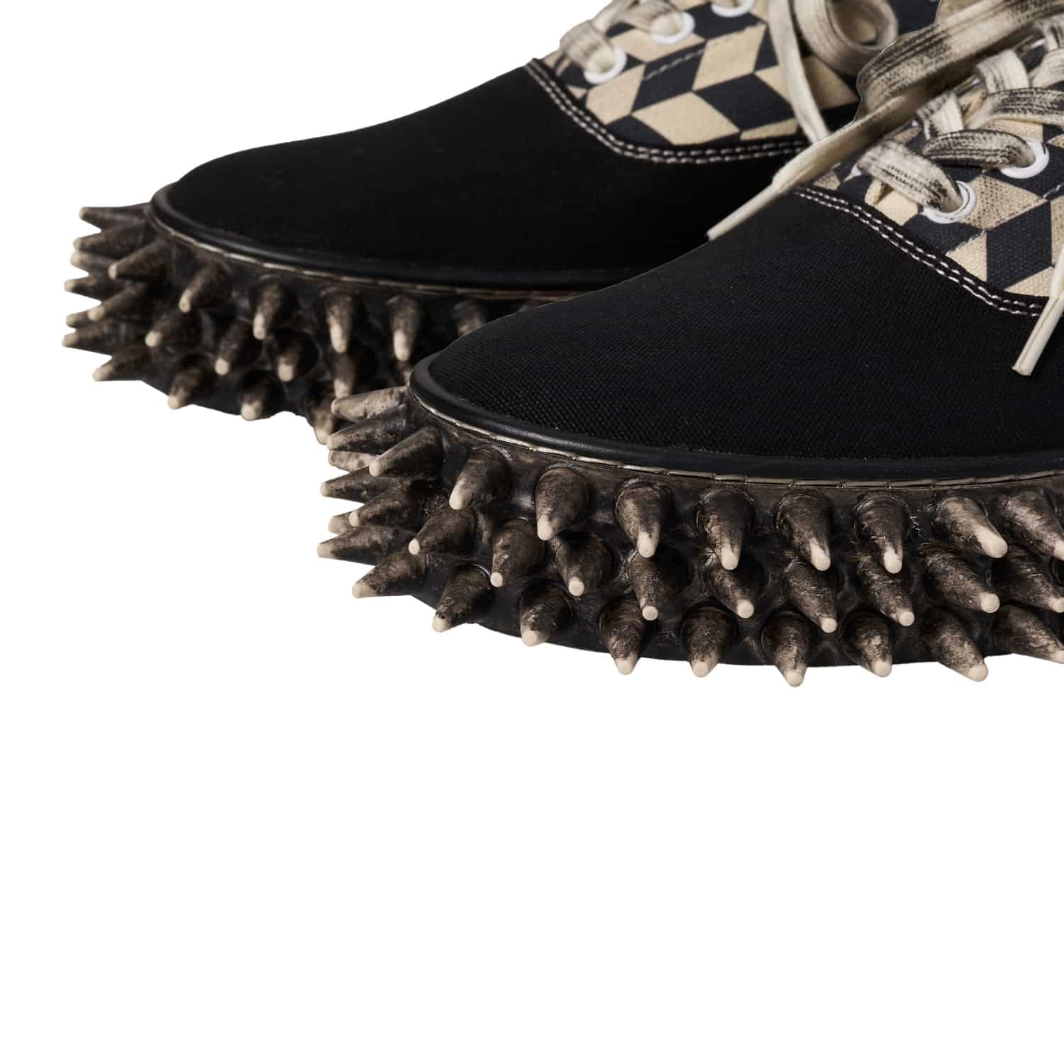 【先行予約 12月13日発売】doublet 26ss "DIRTY SPIKE CANVAS SNEAKER" Black Black 25H