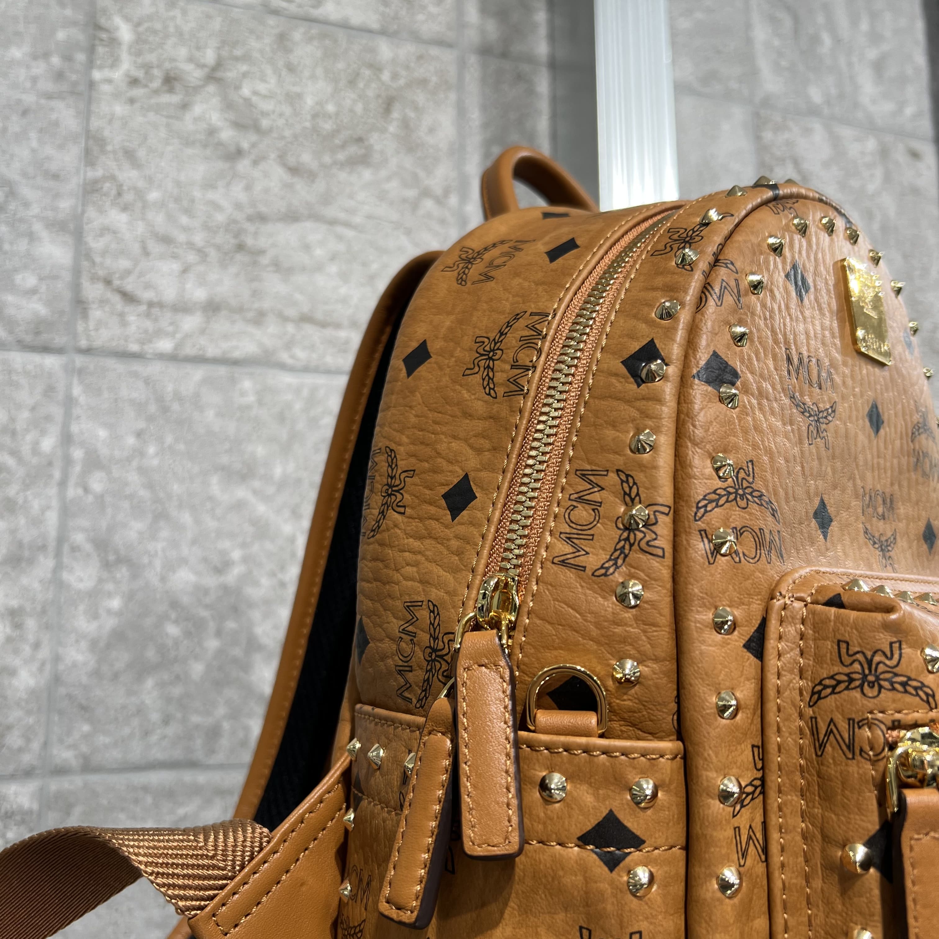 MCM OUTLINE STUDS BackPack Mini - リュック/バックパック