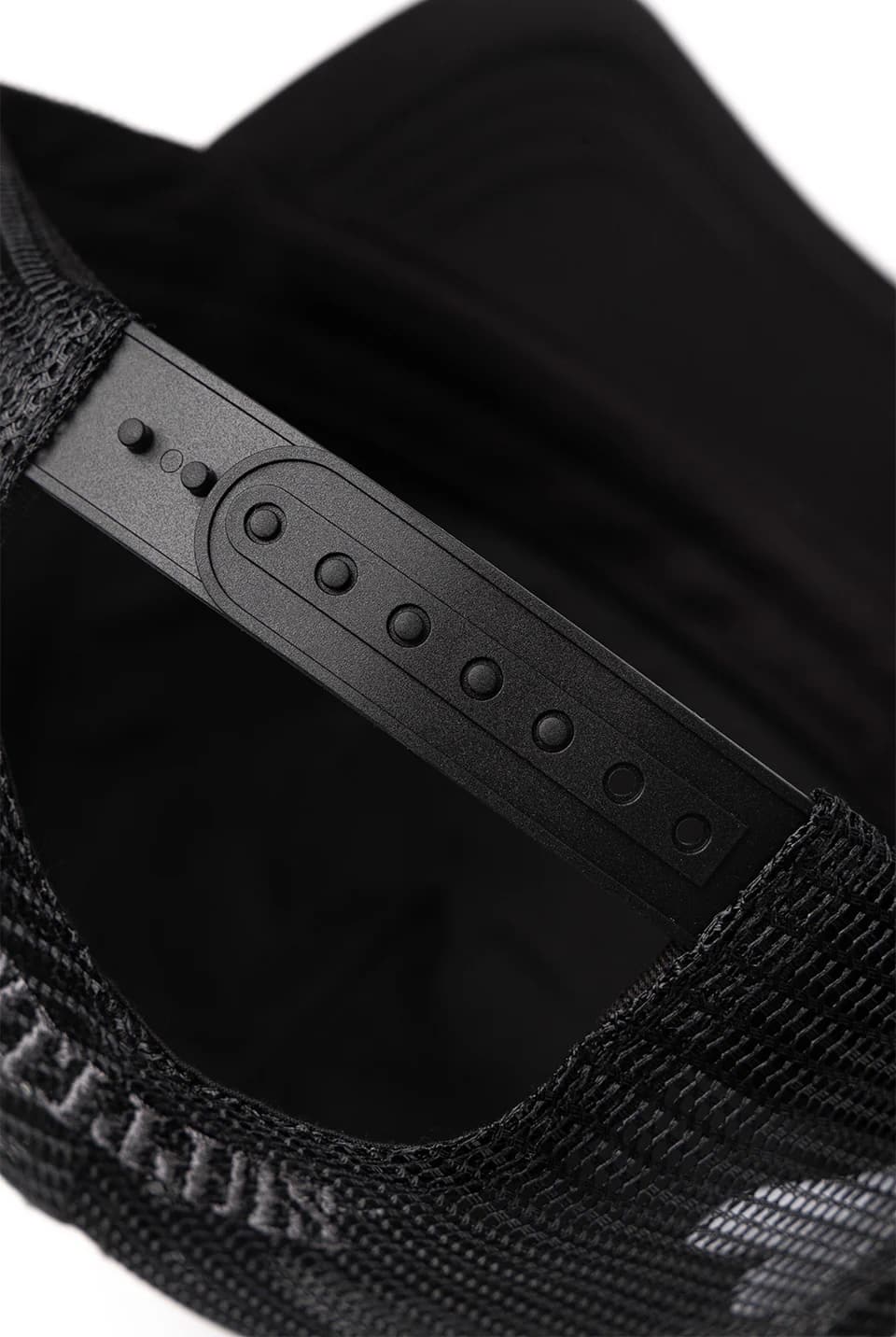 SUPPLIER 25aw "Tribal Camo Cross Leather Patch Mesh Cap" Black One Size