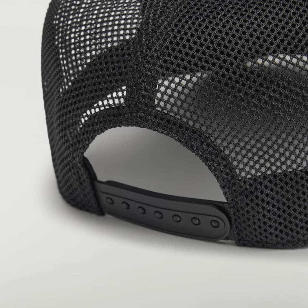 Y-3 MERCEDES - AMG PETRONAS FORMULA 1 TEAM 26ss "Trucker Cap" Black One Size