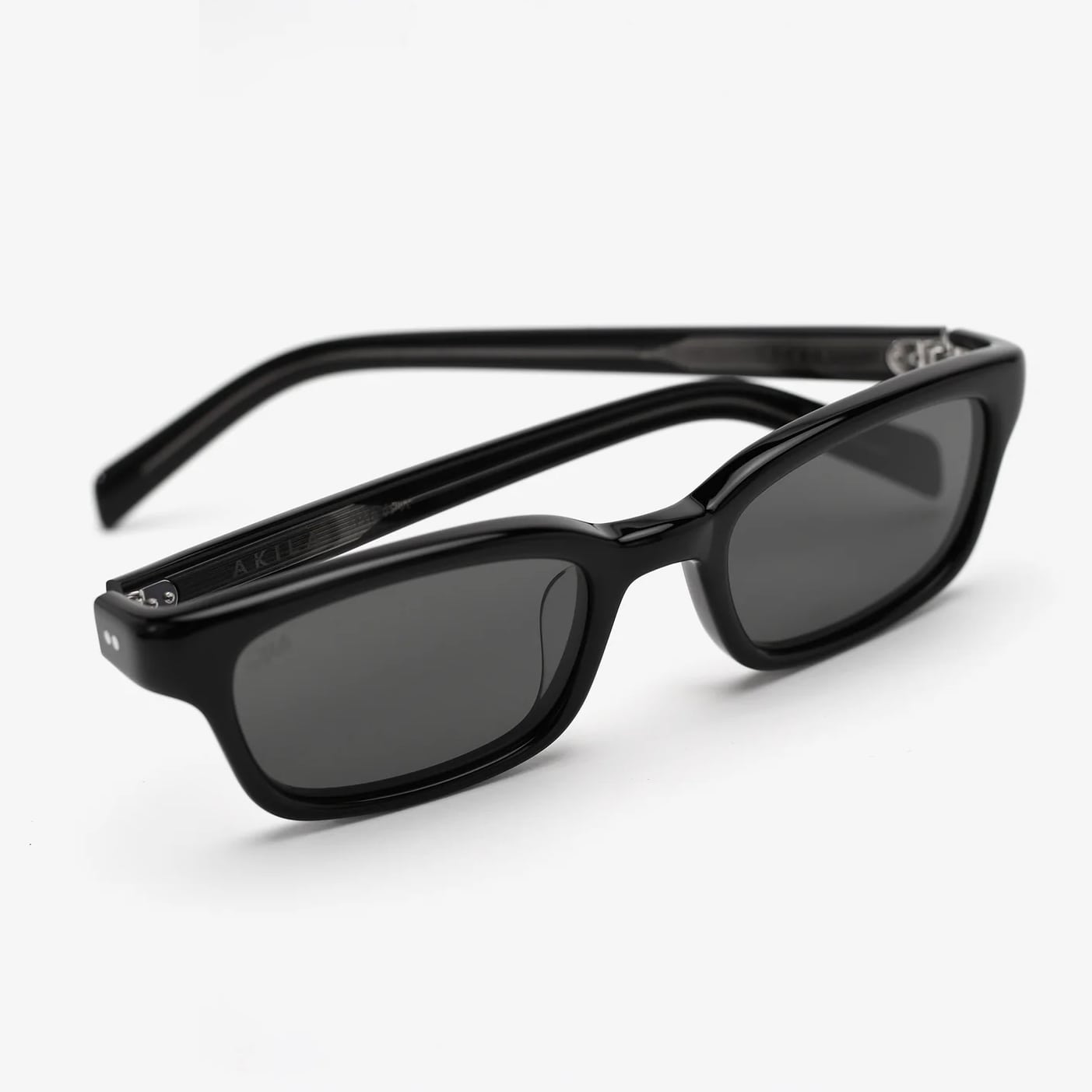 AKILA "Trivia" Black / Black Black / Black One Size