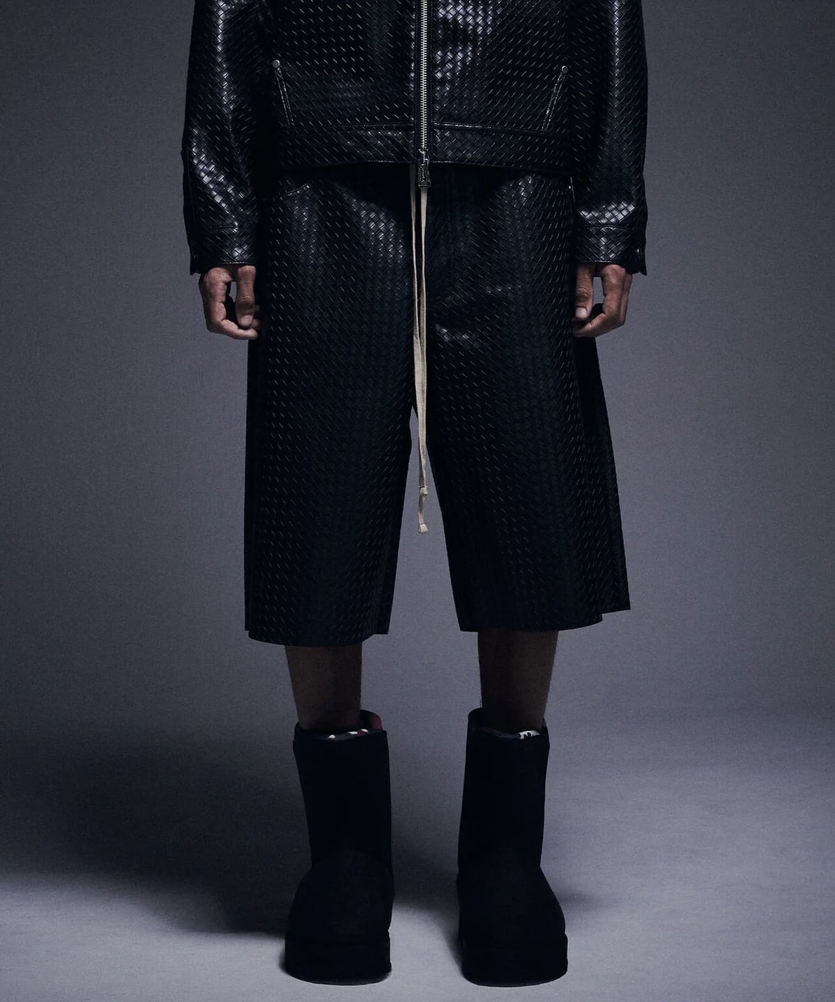 Danke Schon 26ss "Woven Faux Leather Shorts" Black Black M