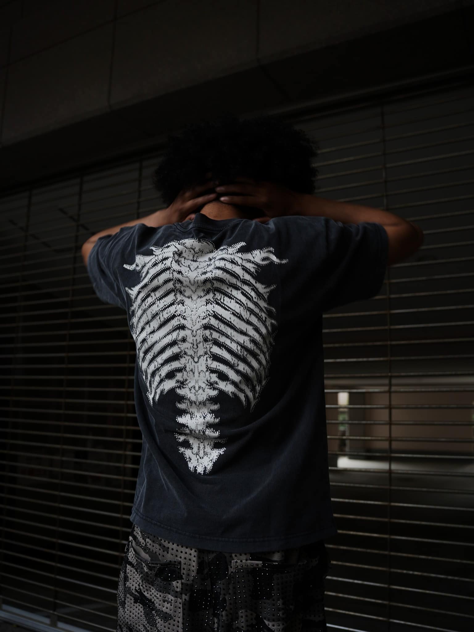 SUPPLIER 26ss "Exclusive Rhinestone Fire Bones Tee" Black Black M