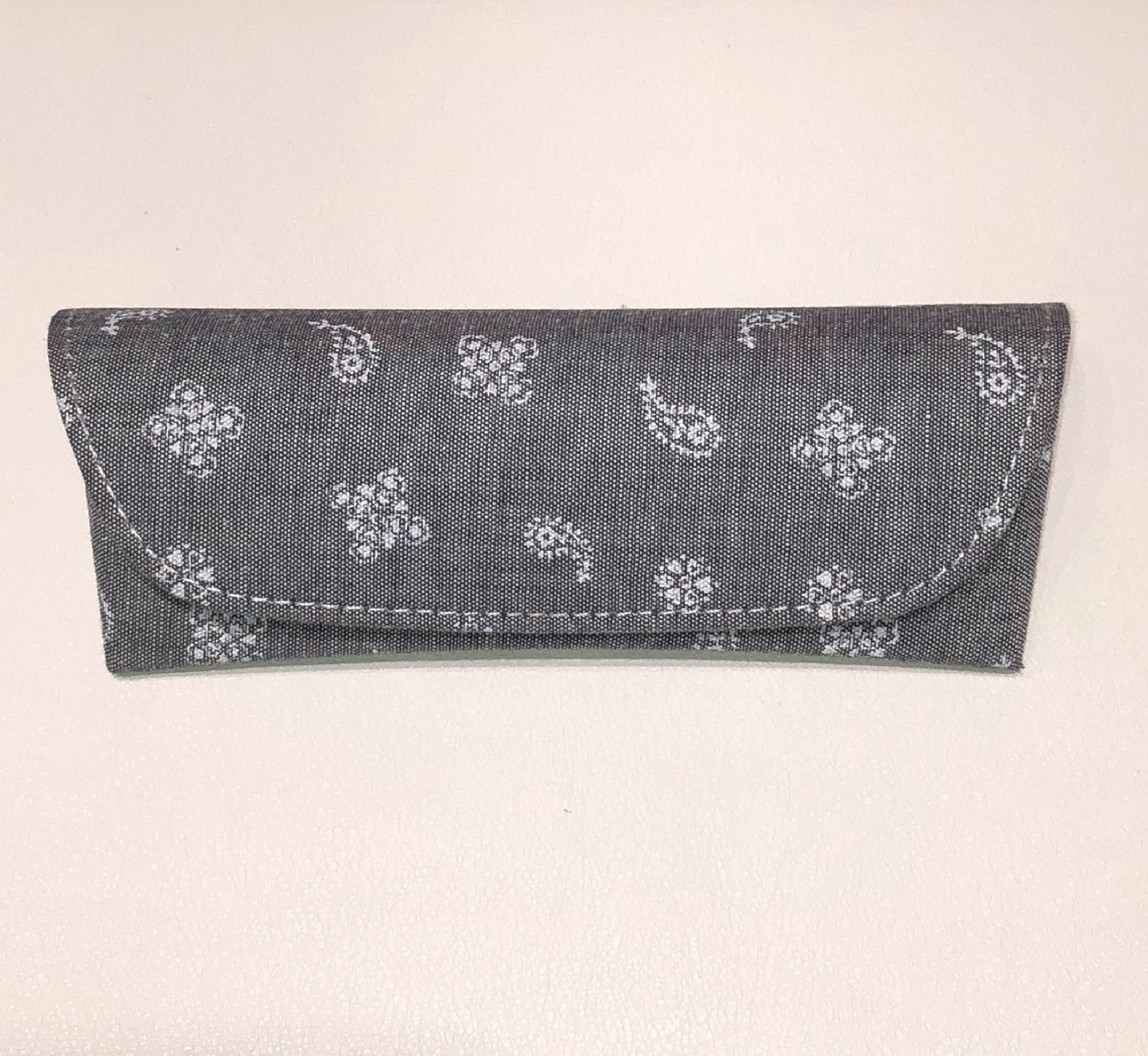 ペイズリー柄のメガネケース | Iwaki別注 M-DUNGARE LIGHT BLUE ONE SIZE