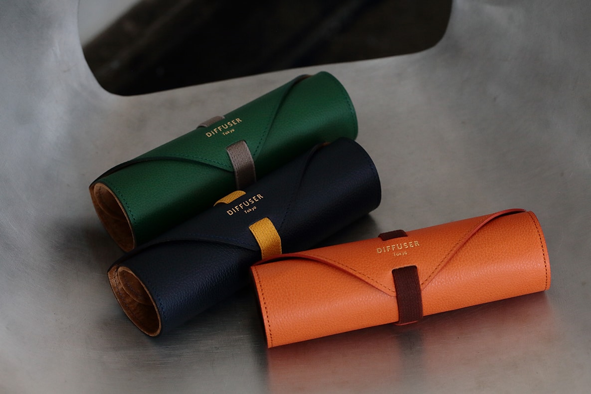 DIFFUSER　シュリンク　レザーロールアイウェアケース Green & Camel ONESIZE