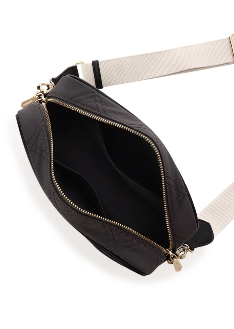 ロゴテープキルティングショルダーバッグ【ブラック】 ブラック