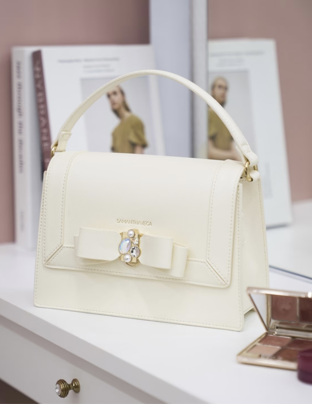 ジュエルリボンショルダーバッグ【ホワイト】 ホワイト