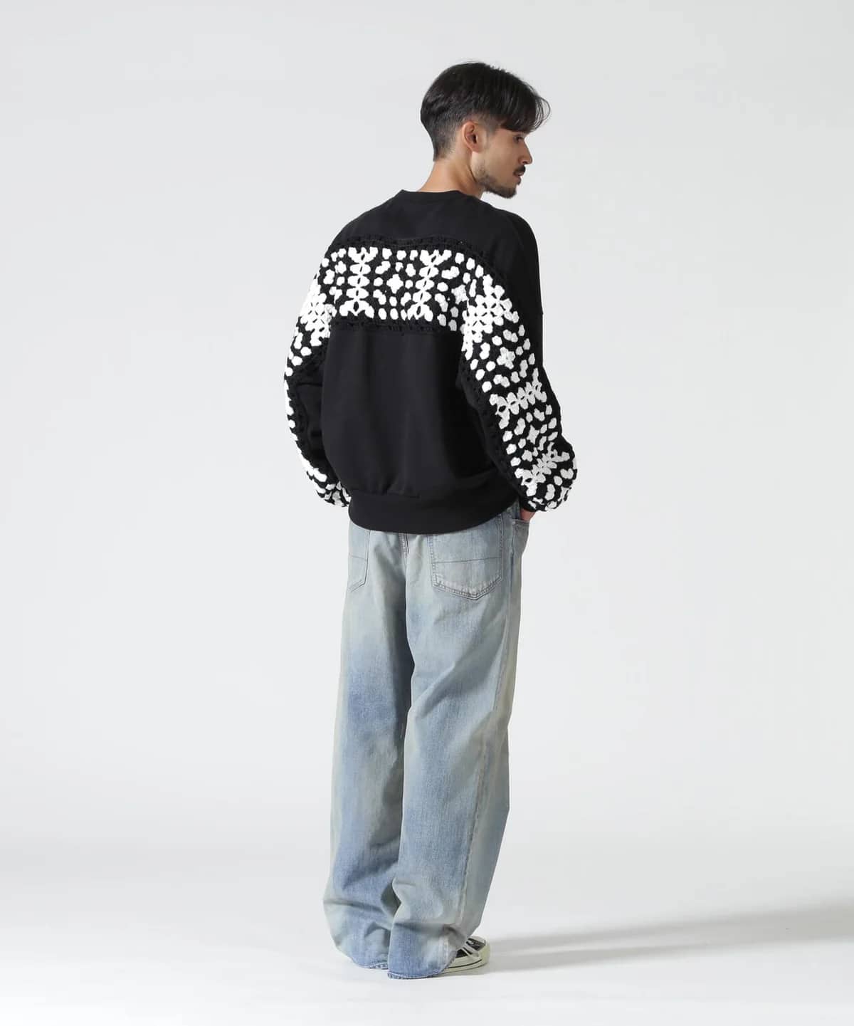 DISCOVERED/ディスカバード/別注CROCHET SLEEVE SWEAT(UNISEX)(1 BLACK