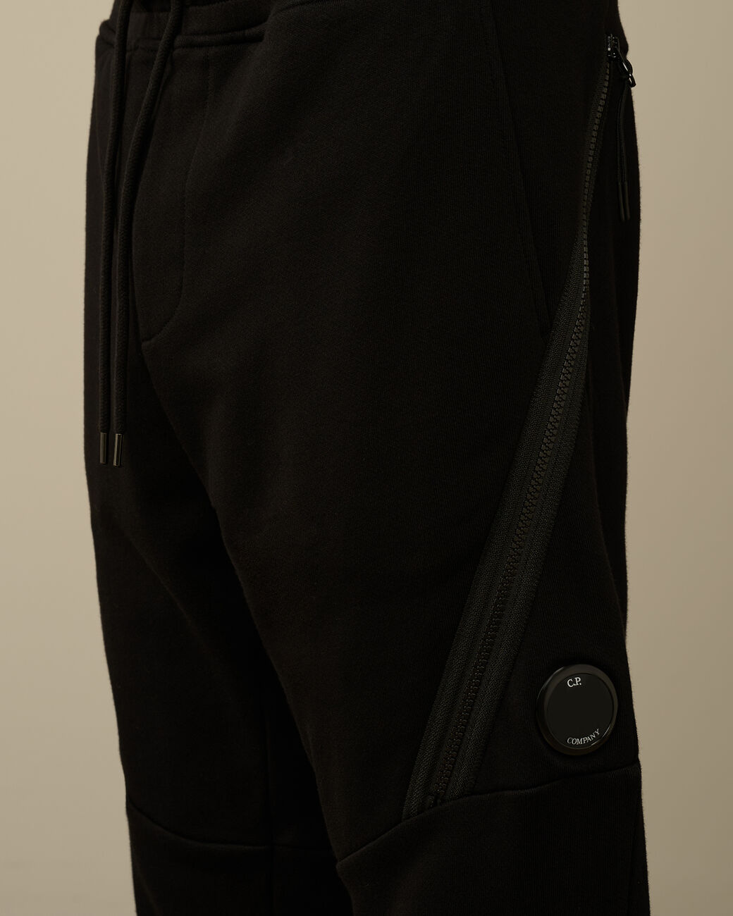 C.P. COMPANY/シーピーカンパニー/Diagonal Raised Fleece Lens Sweatpants BLACK XS