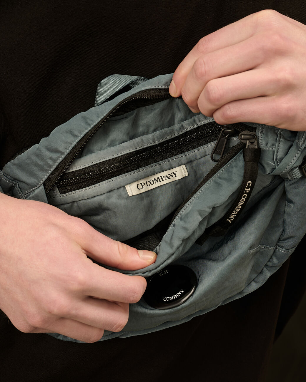 C.P. COMPANY/シーピーカンパニー/NYLON B CROSSBODY PACK STORMY WEATHER - BLUE FREE