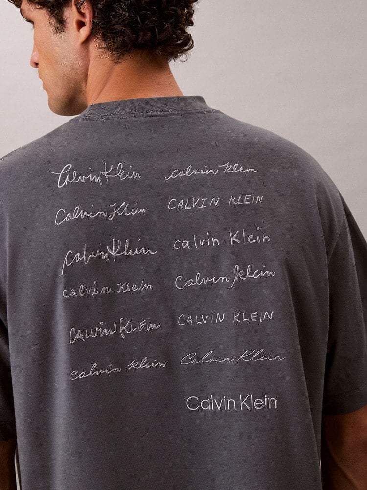 CalvinKlein/カルバンクライン/エンブロイダリーロゴフォント グラフィックTシャツ CHARCOAL S
