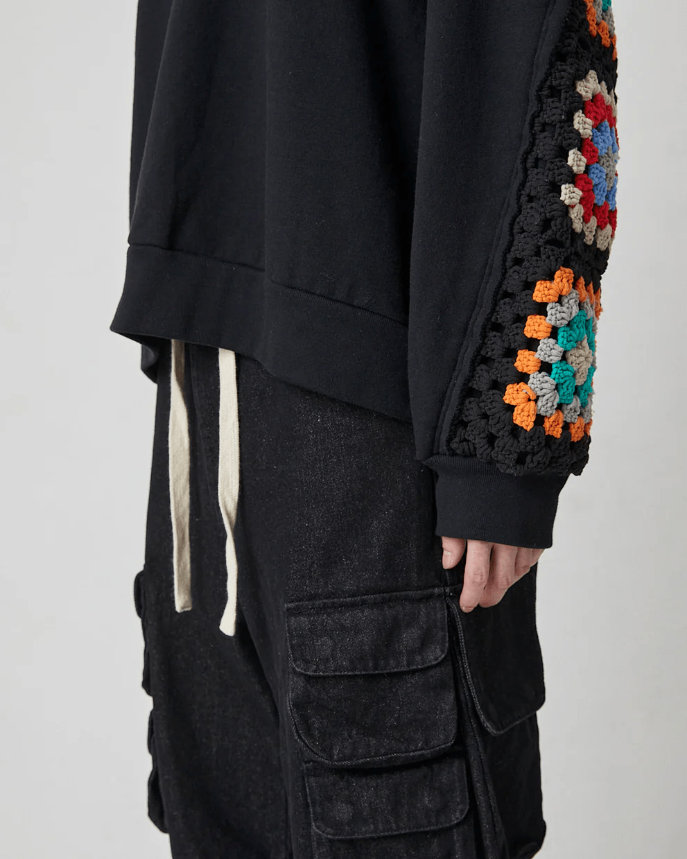 DISCOVERED/ディスカバード/CROCHET SLEEVE SWEAT(3 BLACK)| B DISCOVERED/ディスカバード/CROCHET SLEEVE SWEAT(3 BLACK)| B