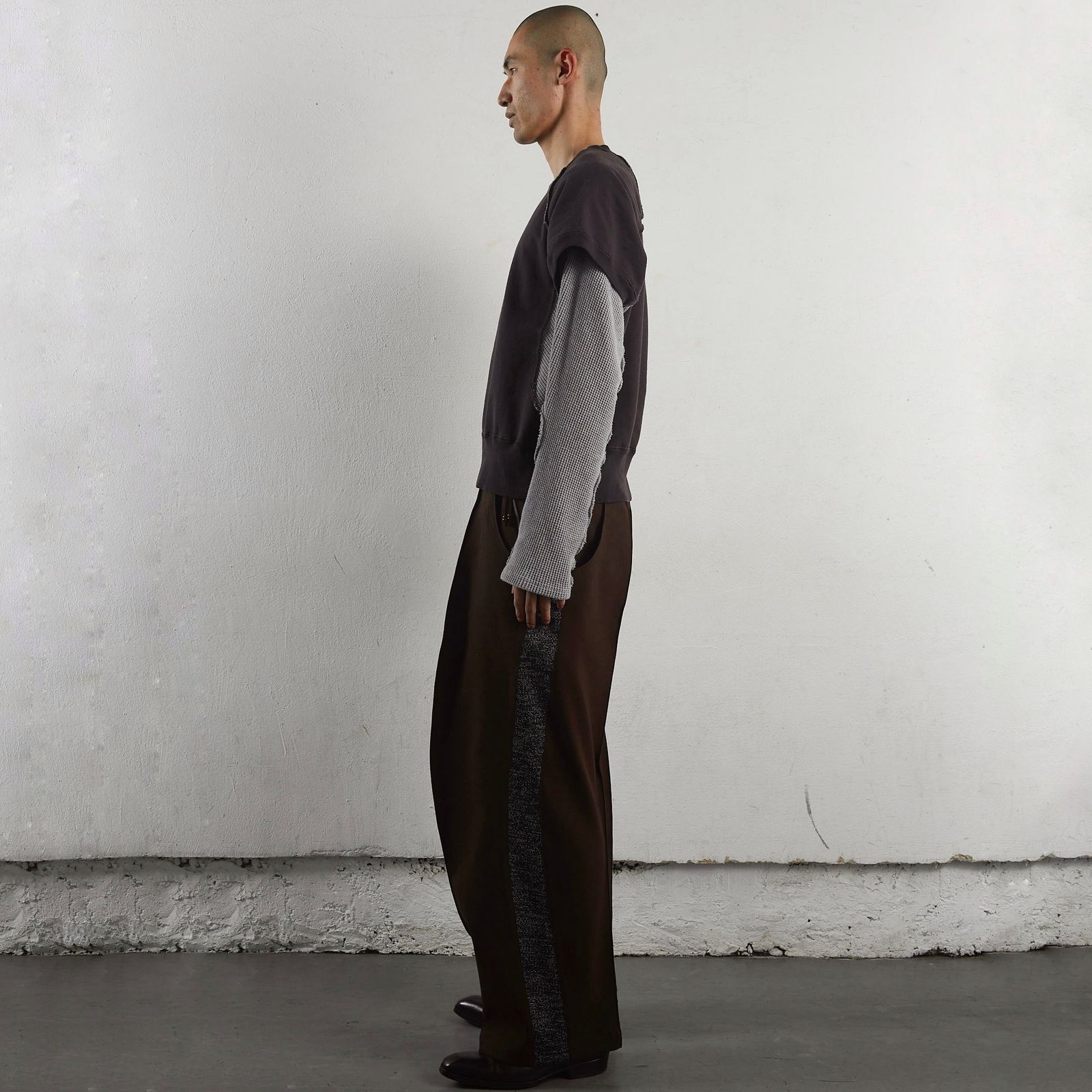 NVRFRGT/ネバーフォーゲット/Panelled Double Layer Crew Neck Sweatshirt DARK BROWN 3