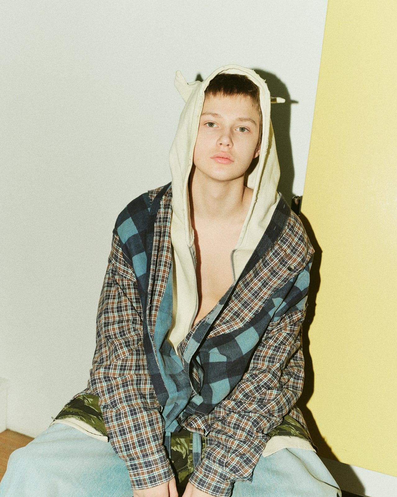 DISCOVERED/ディスカバード/DEVIL EAR DAMAGE HOODIE ECRU 1