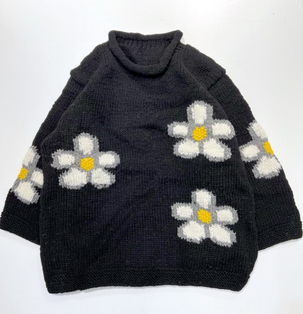 MacMahon Knitting Mills Roll Neck Knit-Sparse Flower(FREE BLACK