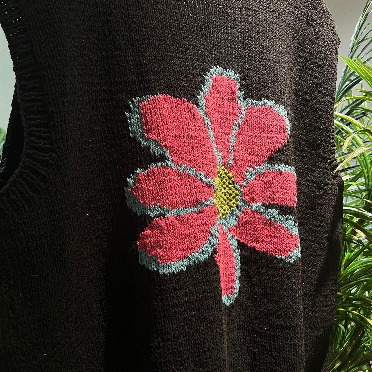 MacMahon Knitting Mills/マクマホンニッティングミルズ/別注Black Flower Vest(FREE BLACK)｜  ビーバー｜名古屋PARCO | ONLINE PARCO（オンラインパルコ）