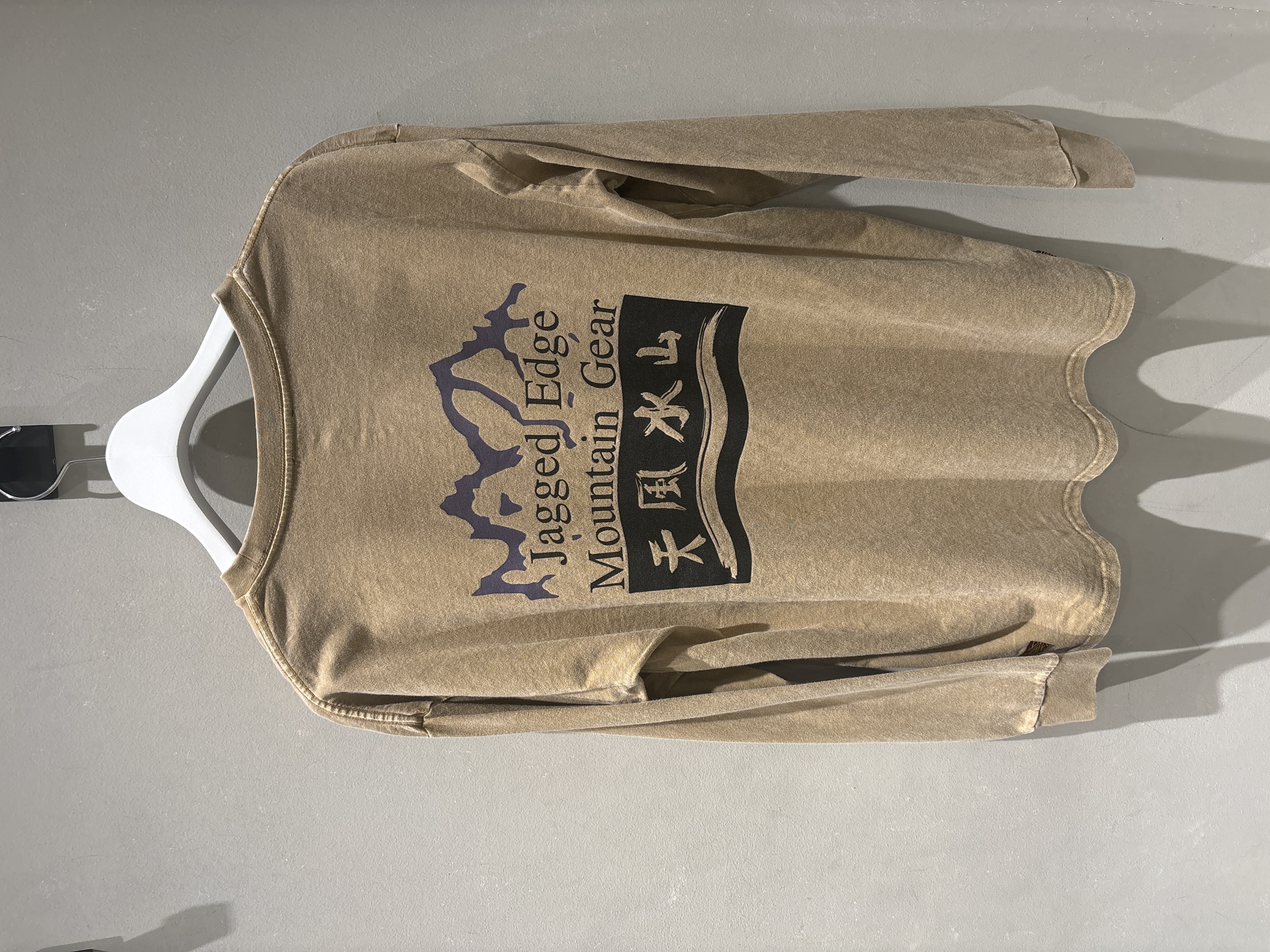 Jagged Edge Mountain Gear/ジャギッドエッジマウンテンギア/”天風水山” PRINT L/S TEE SAND M