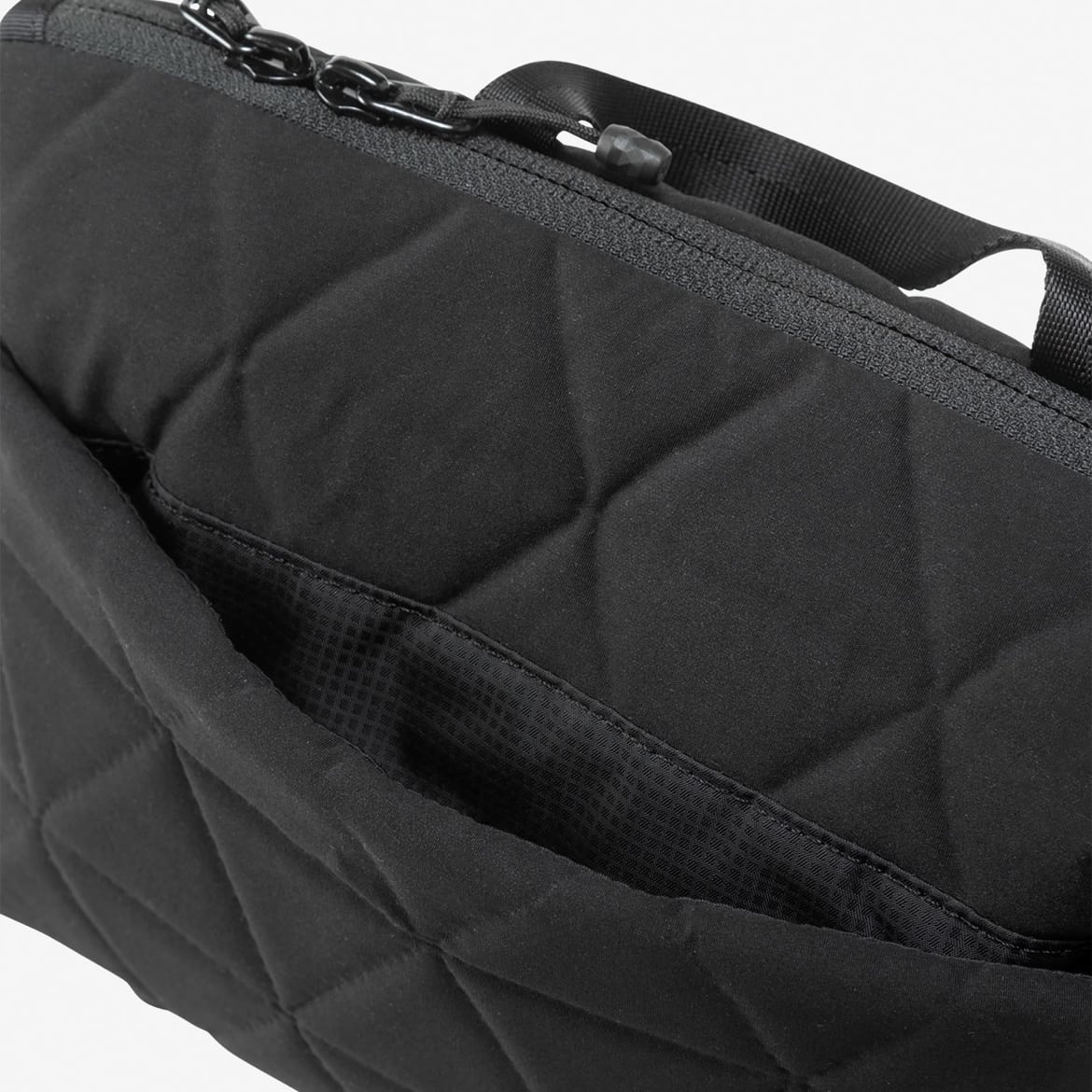 THE NORTH FACE/ザ・ノースフェイス/Geoface Pouch ジオフェイスポーチ BLACK 2L