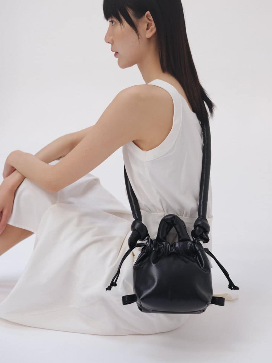 OLEND/オレンド/Micro Ona Vegan Leather Bag Cherry Red
