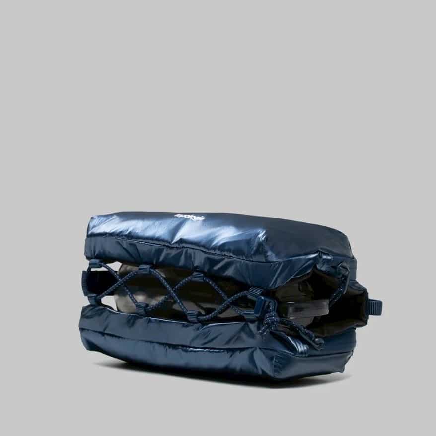 Topologie/トポロジー Bottle Sacoche 　ボトルサコッシュ　【バッグ単体】 Marine Blue Metallic Medium