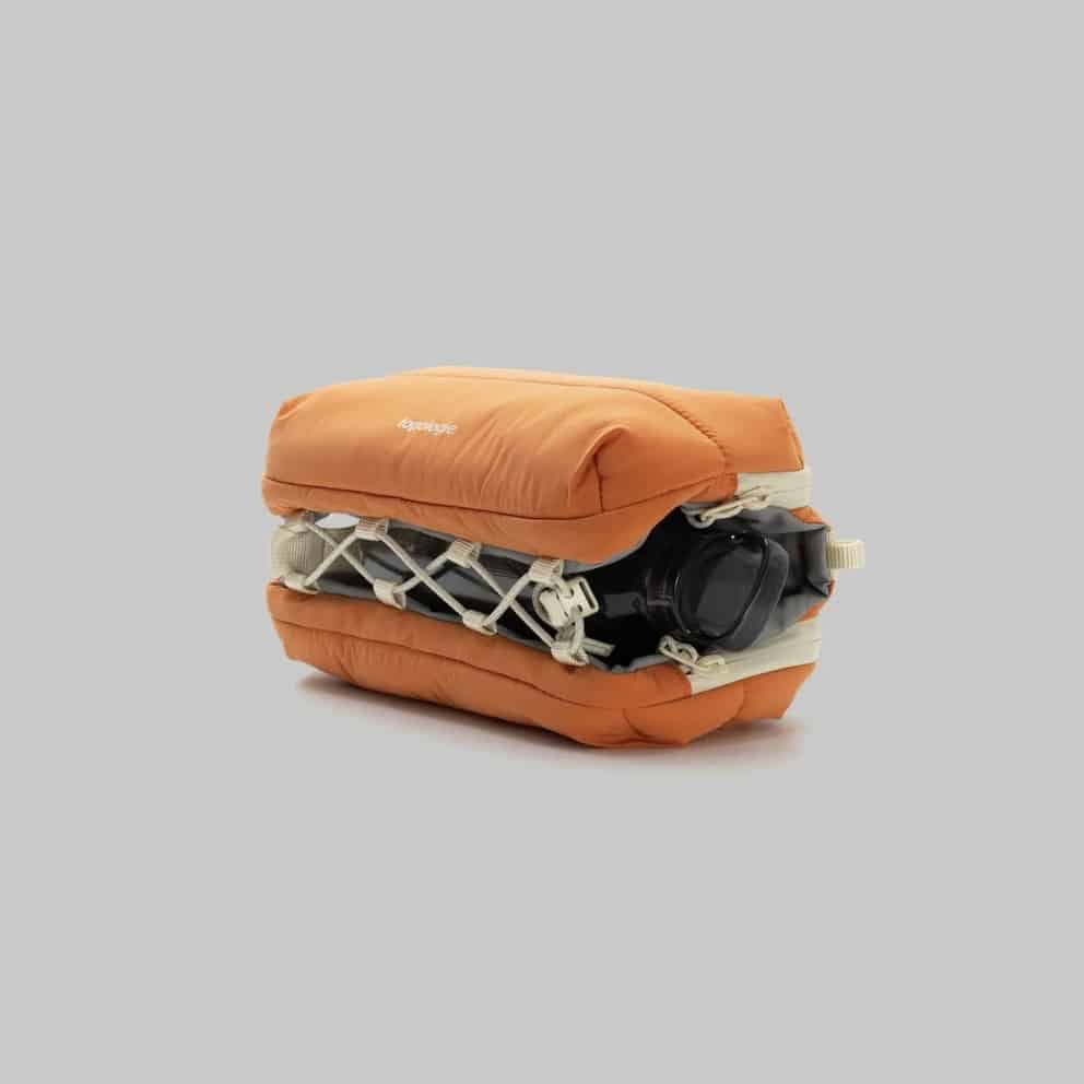 Topologie/トポロジー/Bottle Sacoche Medium -Burn Orange Puffer- burn orange/Silky Peach Medium
