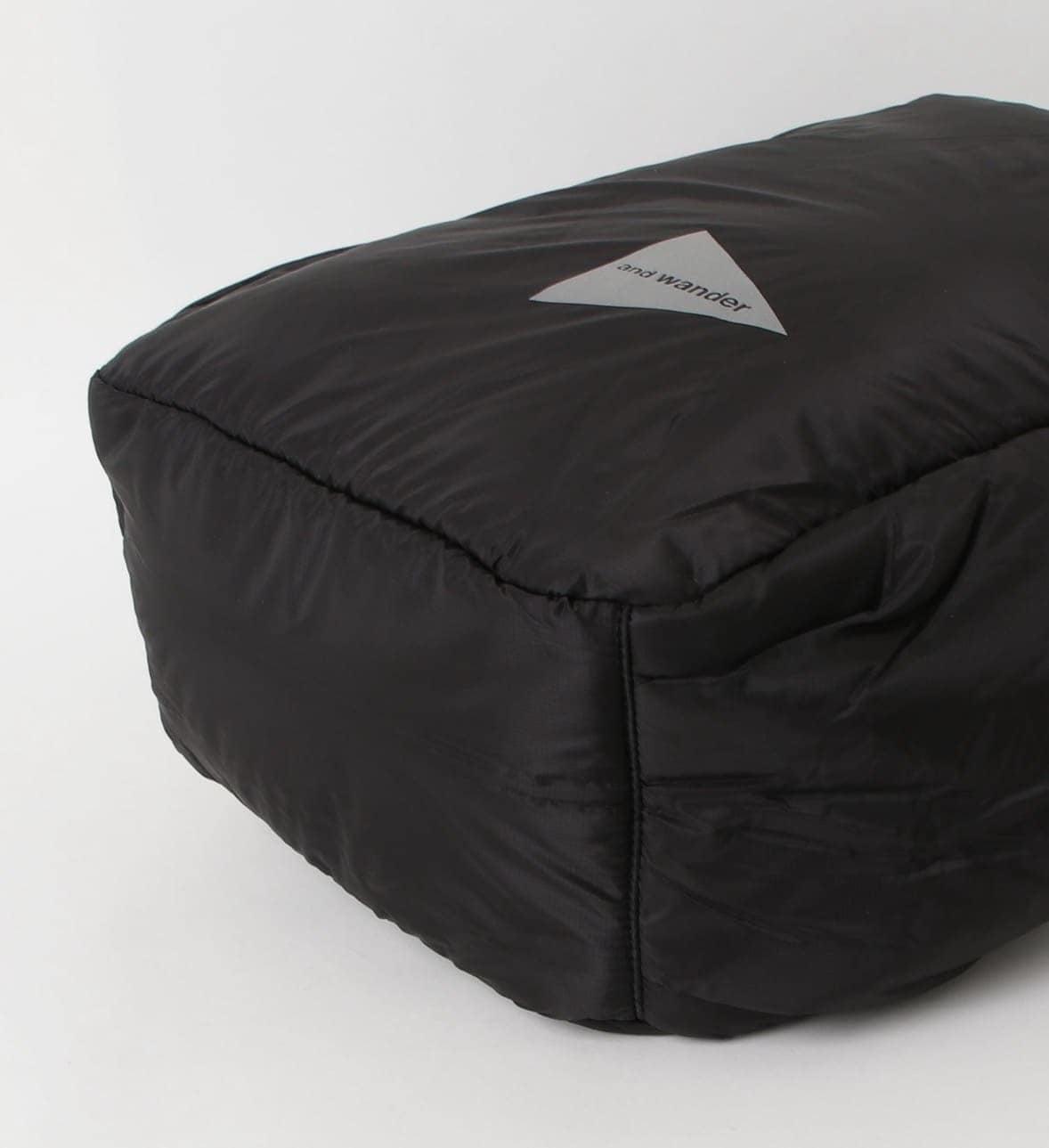and wander/アンドワンダー/puffer mini ripstop tote bag パファーミニリップストップトートバッグ-BLACK- BLACK F