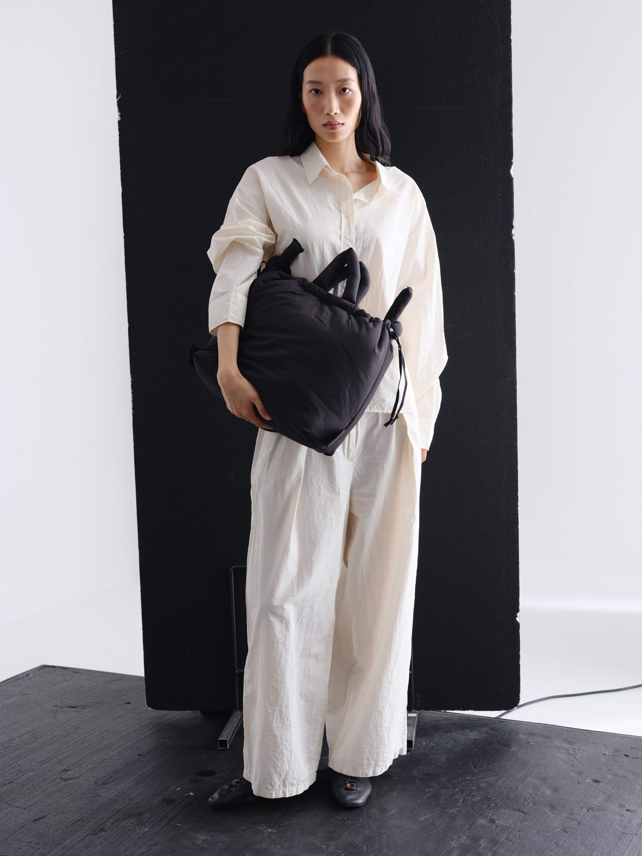 OLEND/オレンド】Ona Soft Bag | Coral(19L BLACK)｜ ビーバー｜名古屋