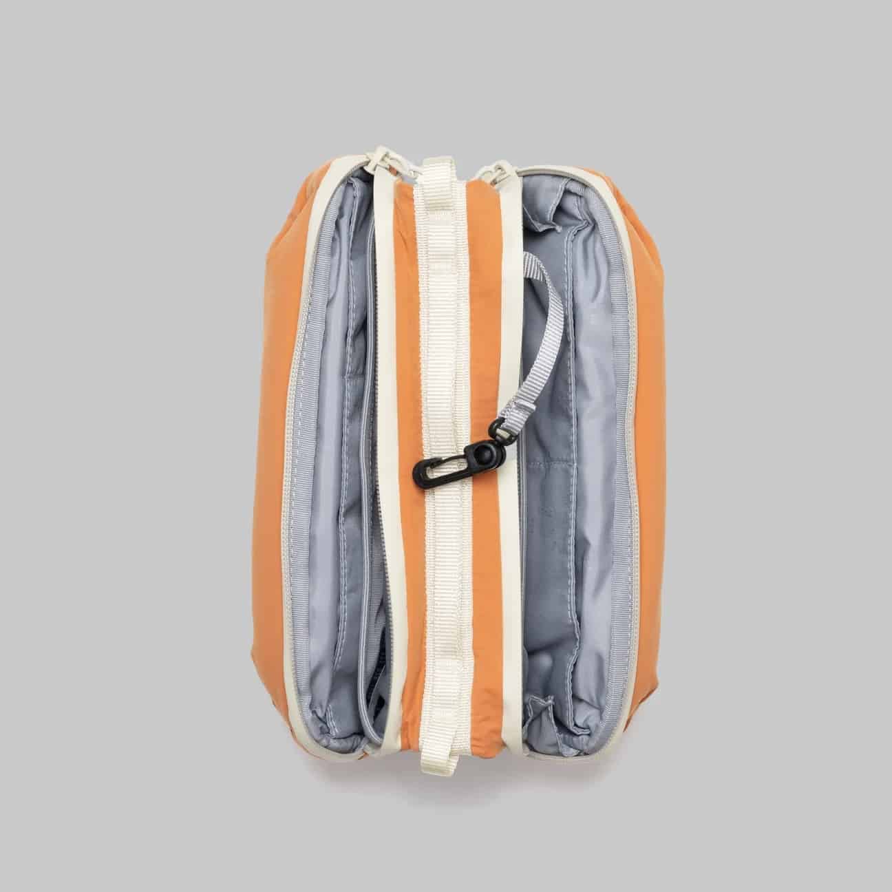 Topologie/トポロジー/Bottle Sacoche Medium -Burn Orange Puffer- burn orange/Silky Peach Medium