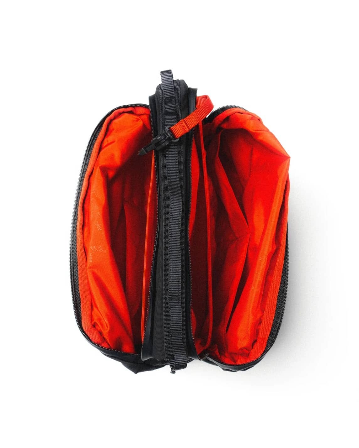 Topologie/トポロジー/Bottle Sacoche Large- Black- BLACK/Tech Sateen LARGE