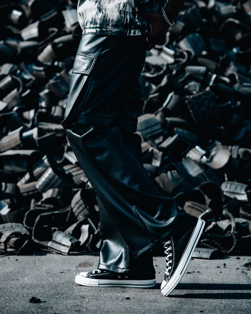 LAST NEST/Faux Leather Cargo Pants V2 / Black black L