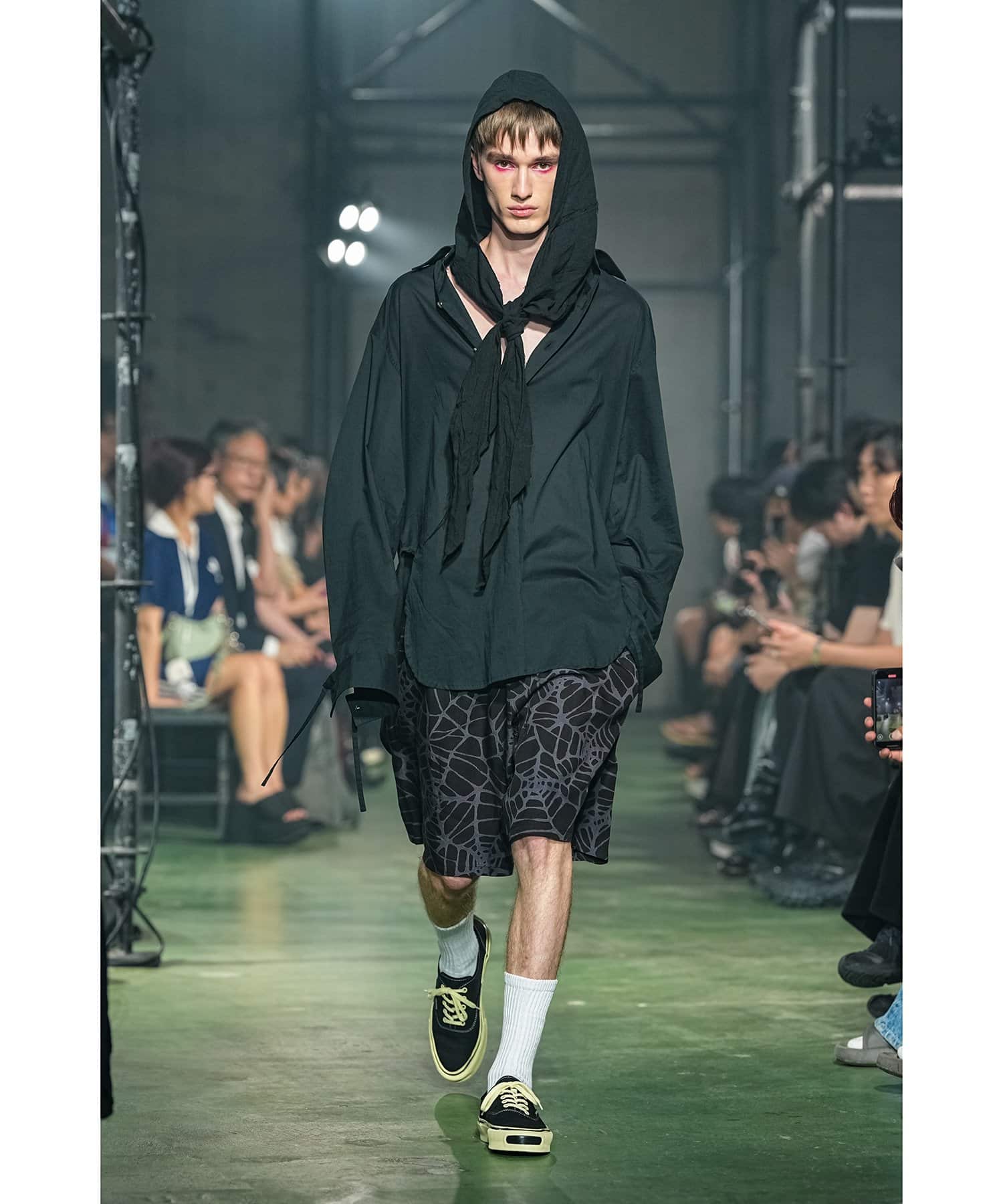 KAMIYA/Hooded Stole black F