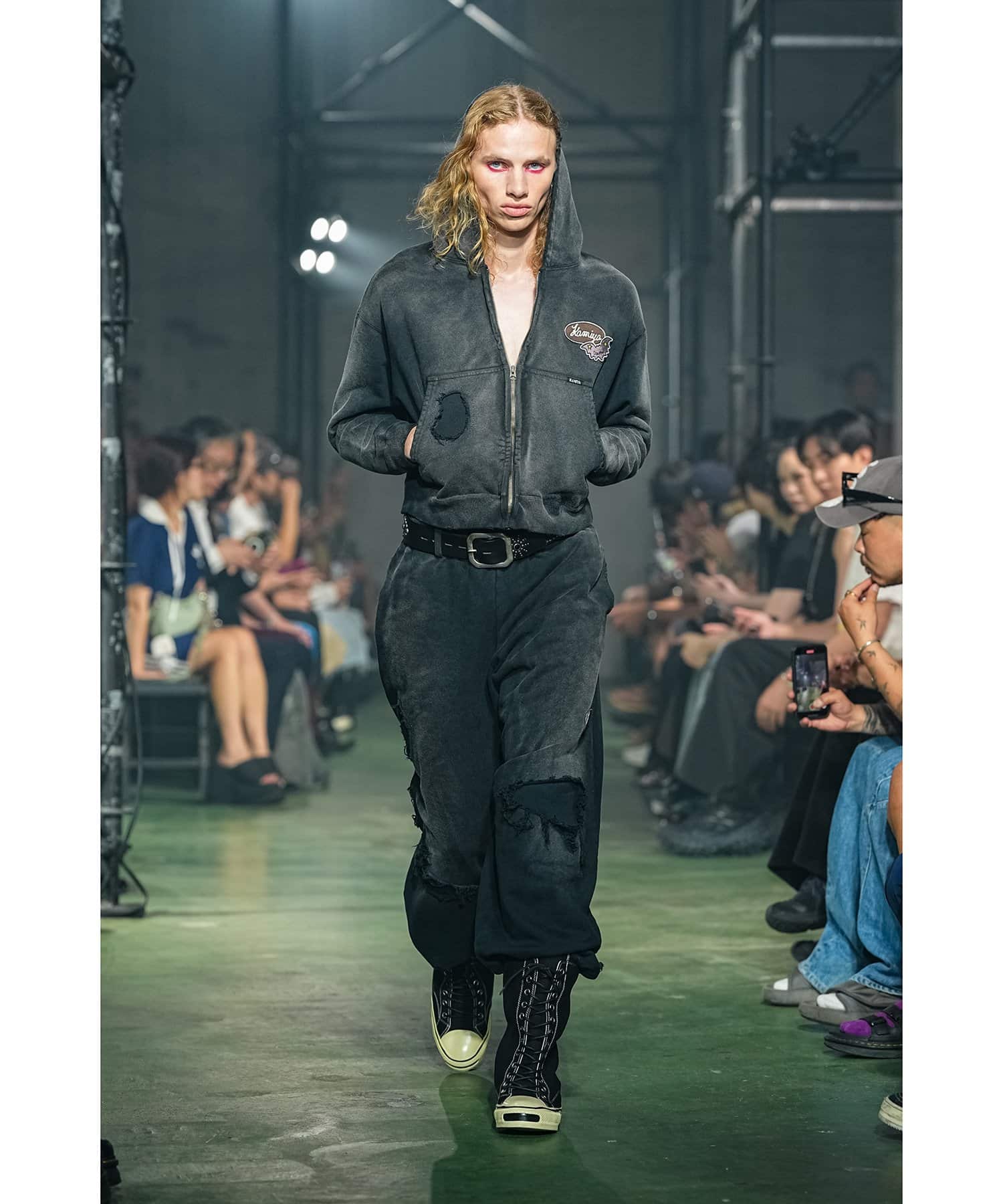 KAMIYA/Repaired Name Patch Zip Short Hoodie black L
