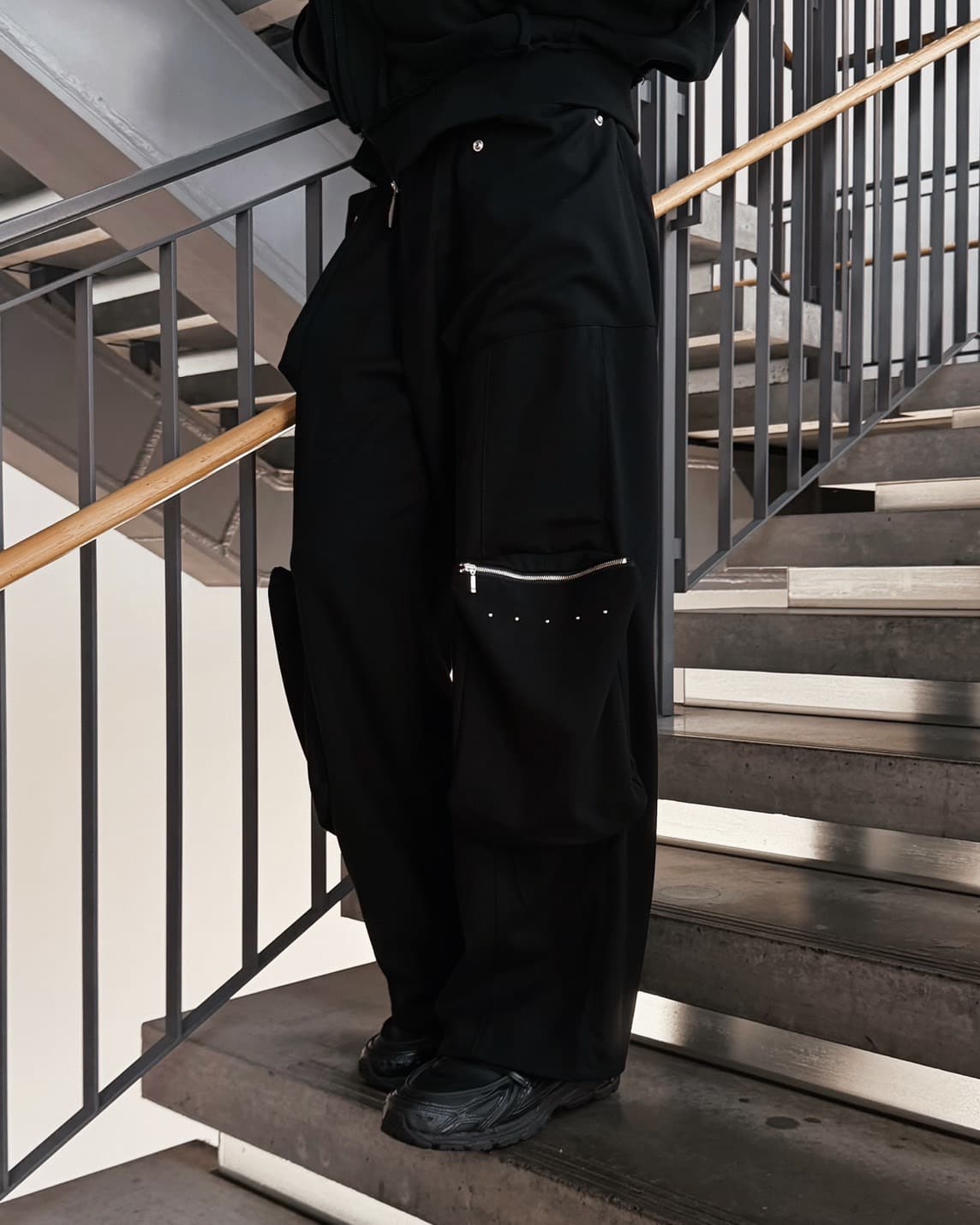 GEN_DAI/ゲンダイ/Studs Cargo Pants black 2