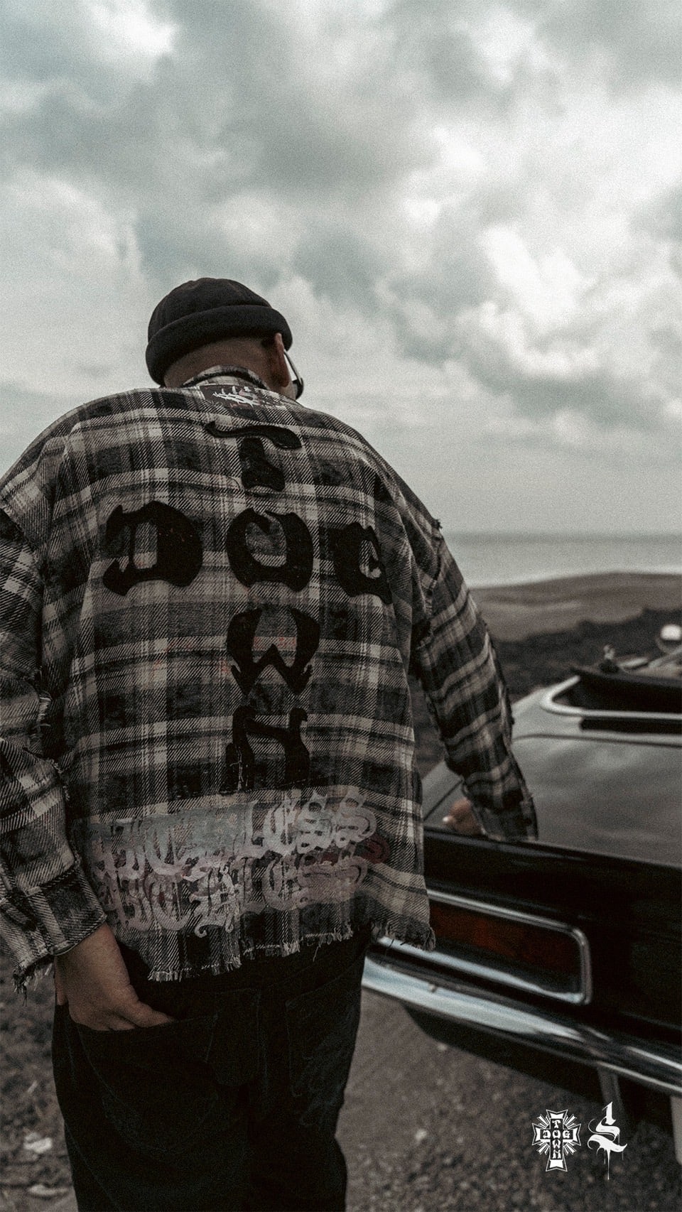 FR(13)NDS/フレンズ/DOGTOWN SHIRT×V.F.O black L