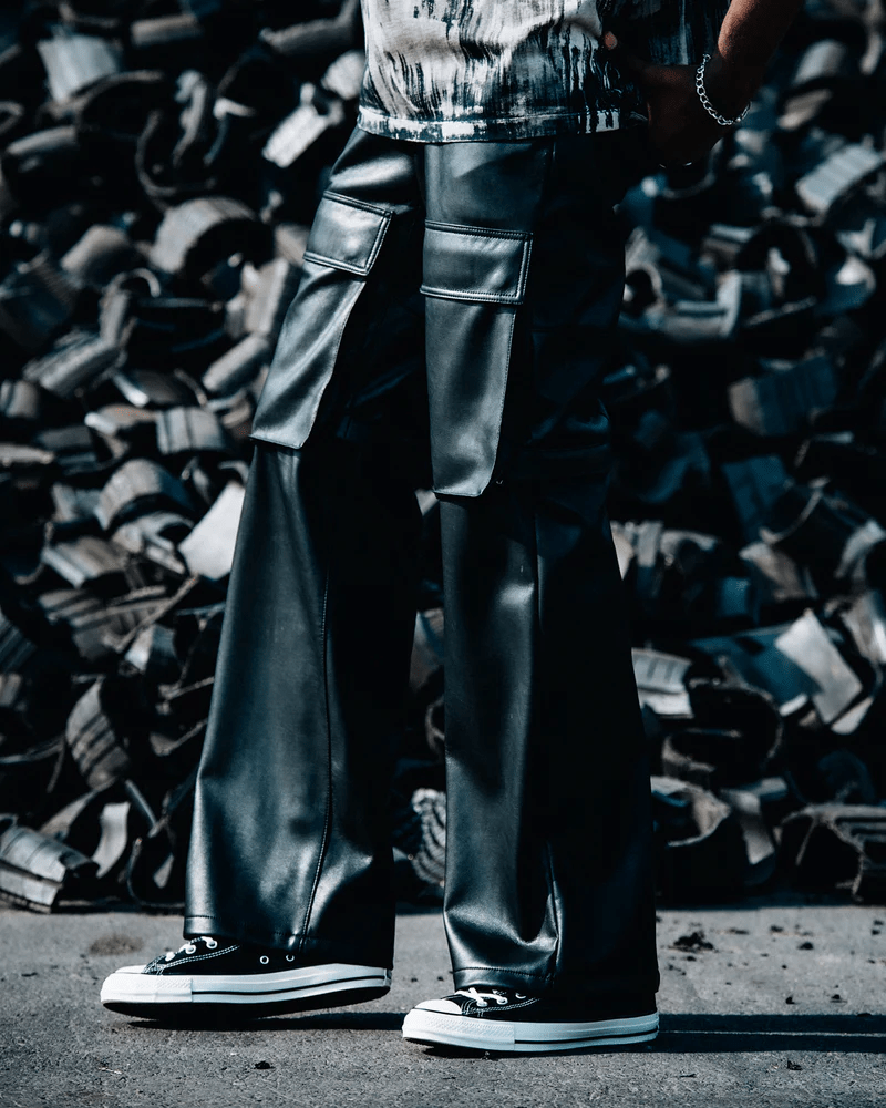 LAST NEST/Faux Leather Cargo Pants V2 / Black black M