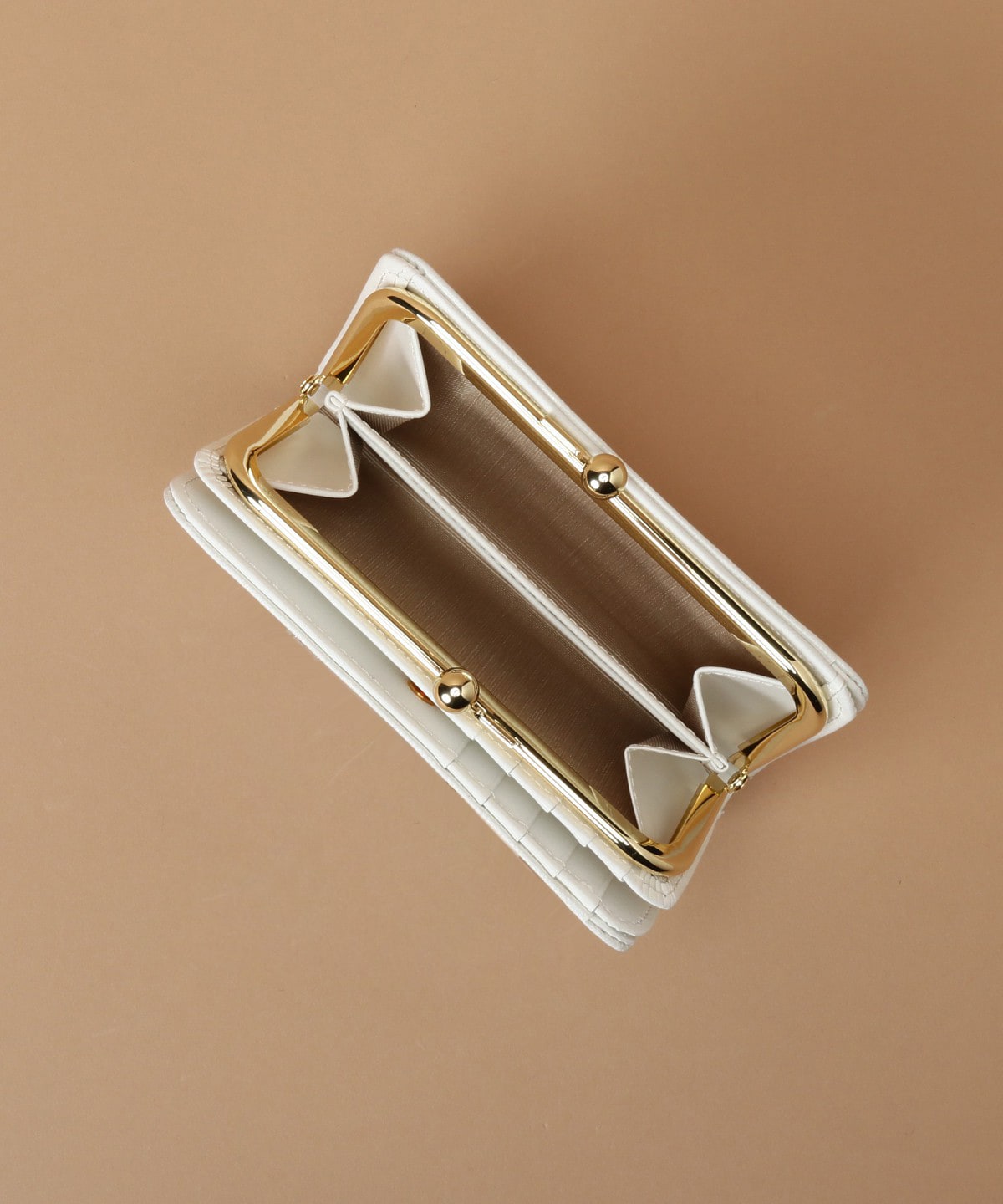 ラメレザービジュー 口金折財布 ホワイト 0