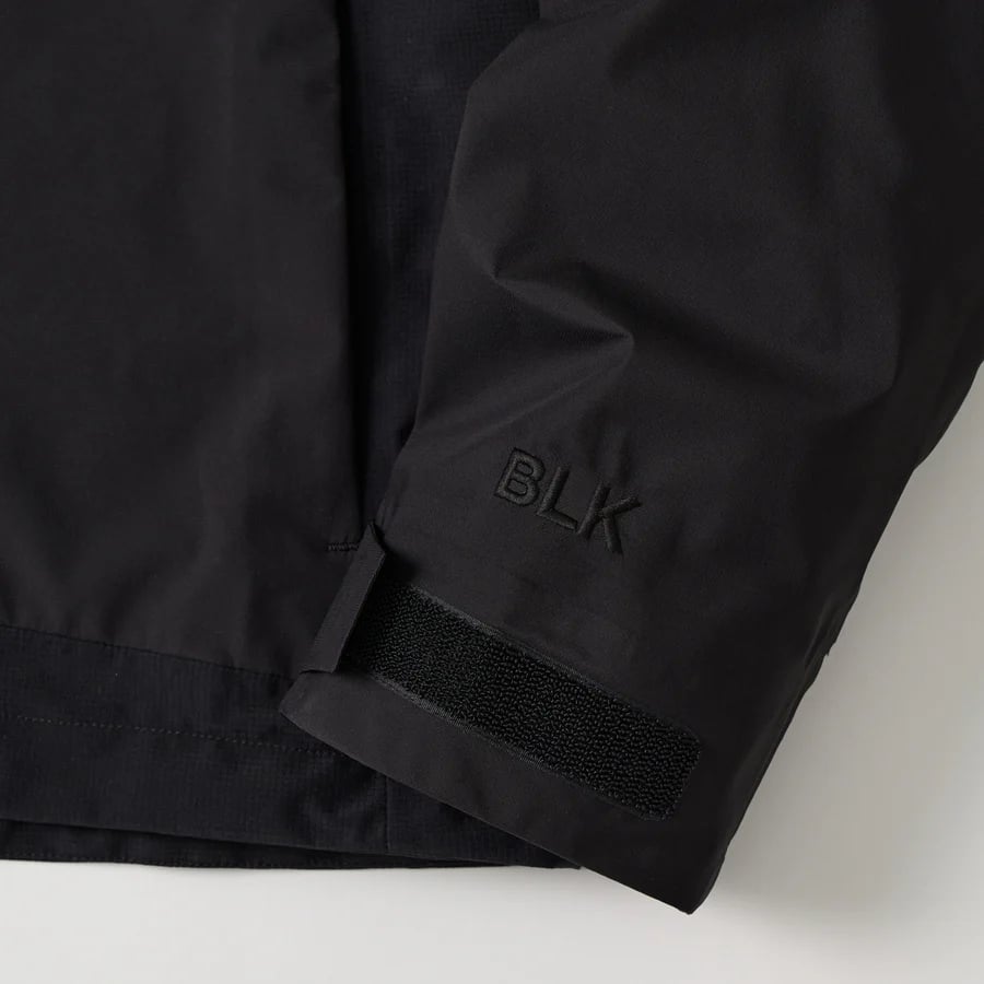 【White Mountaineering】GORE-TEX HOODED JACKET BLACK 1