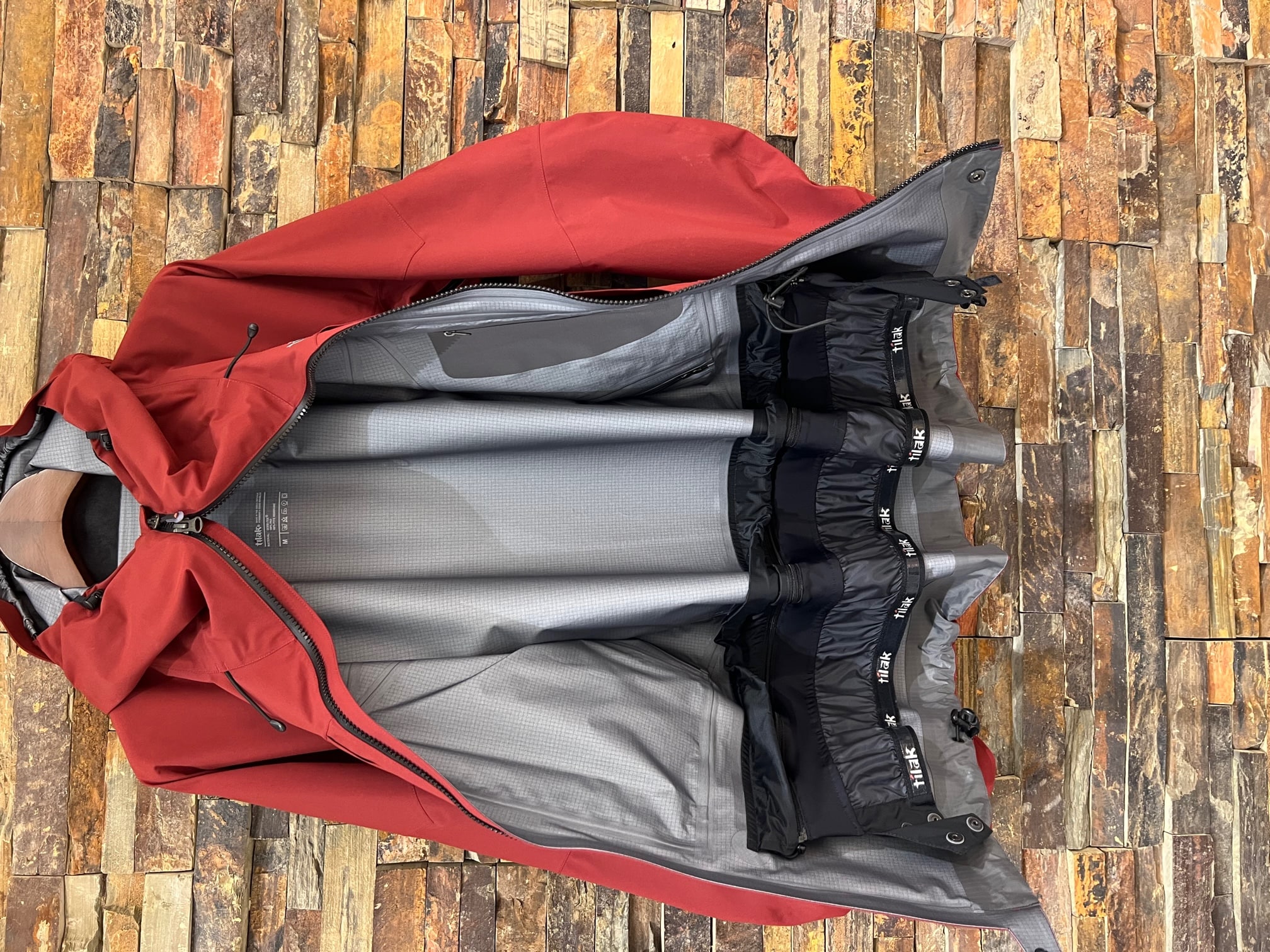 【Tilak】Evolution Jacket Wine M