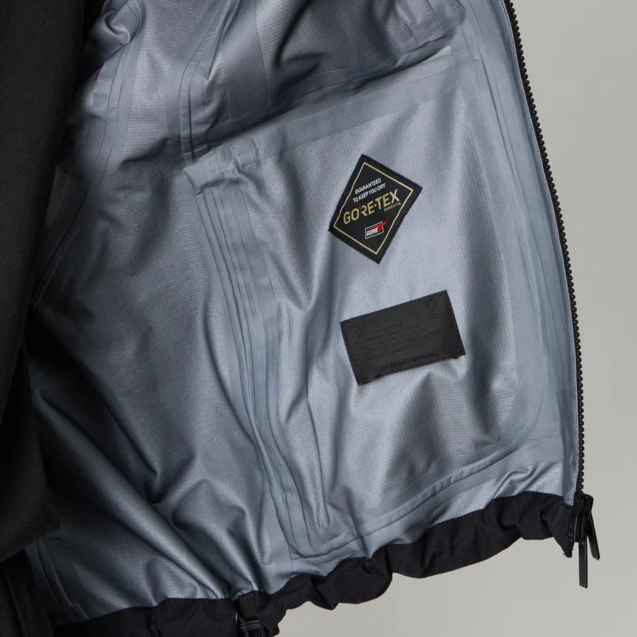 【White Mountaineering】GORE-TEX HOODED JACKET BLACK 1