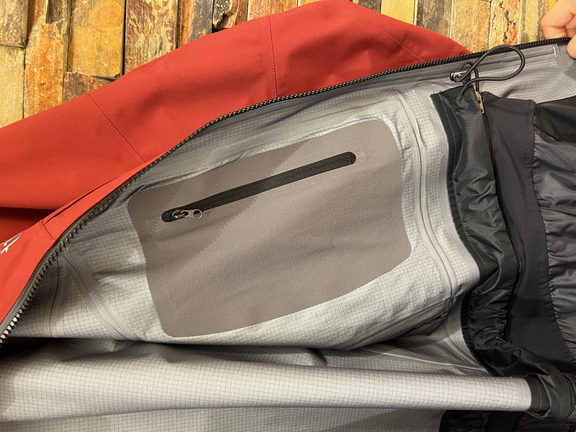 【Tilak】Evolution Jacket Wine M