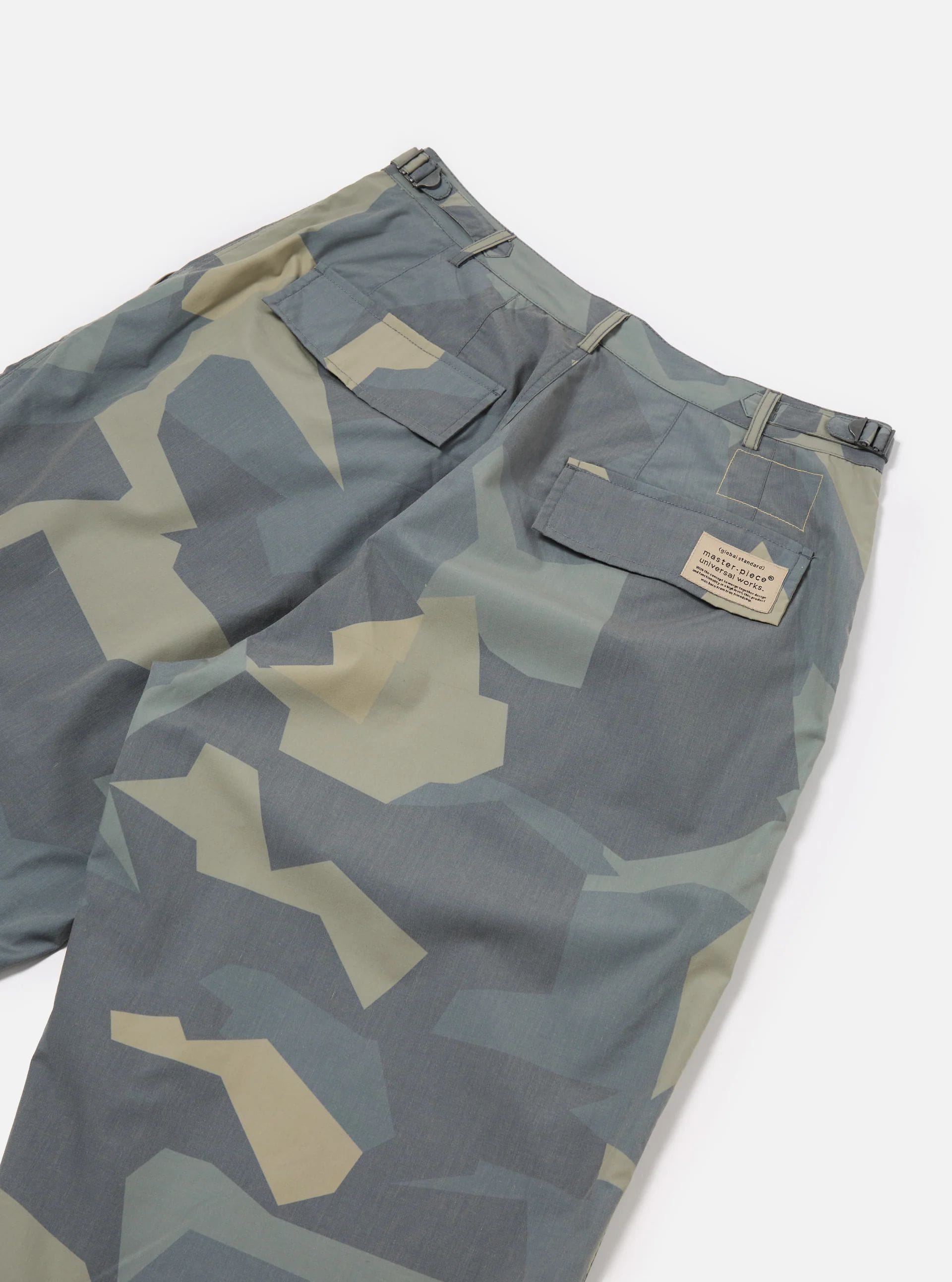 【master-piece x Universal Works】 Loose Pilot Trouser in Blue Camo Printed Recycled Polytech CAMOBLUE CAMO 32