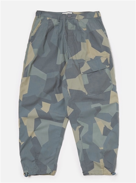 【master-piece x Universal Works】 Loose Pilot Trouser in Blue Camo Printed Recycled Polytech CAMOBLUE CAMO 32