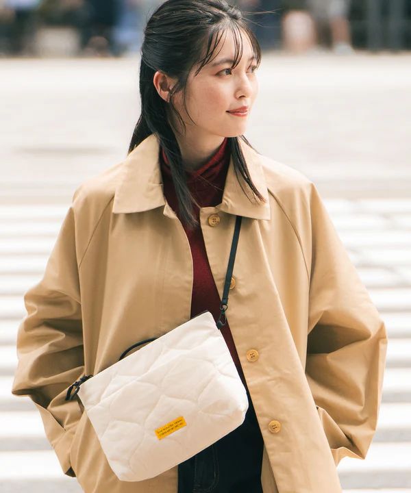 KIU パデッドサコッシュポーチ　K385　クロ