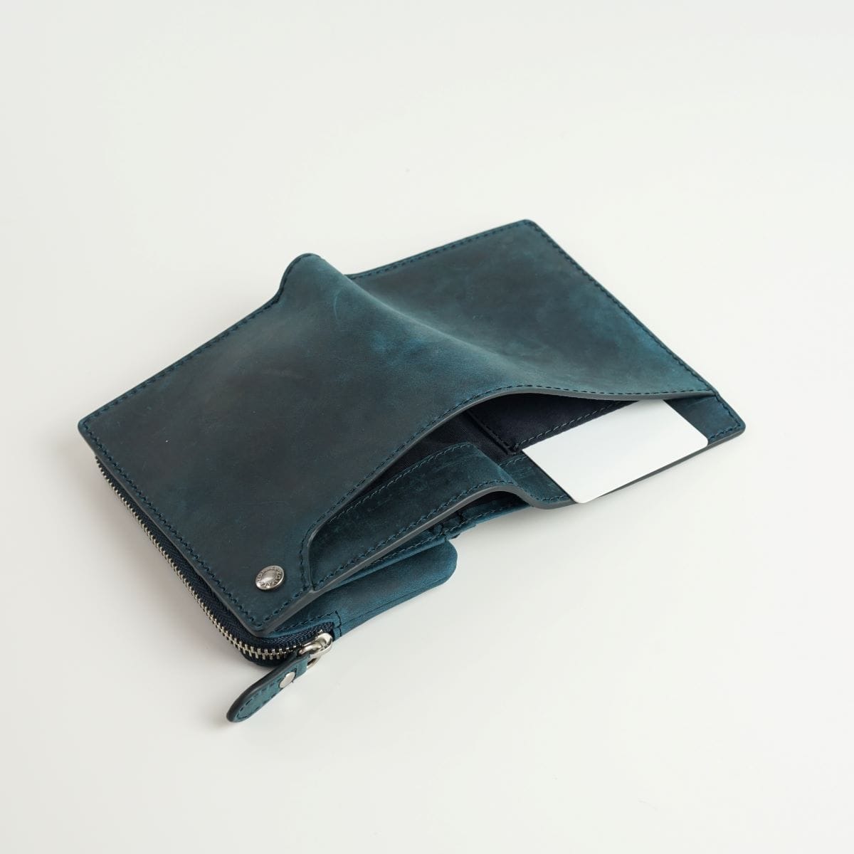 ZONALE VINTAGE 縦型二つ折り 黒色　31142