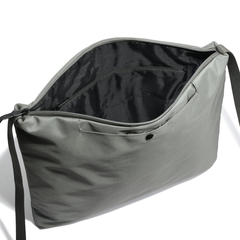 【UNTRACK】(アントラック)　CITY/CE Shoulder-M 60053　グレー